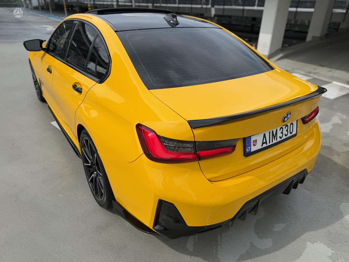 BMW 330, 2.0 l., Седан