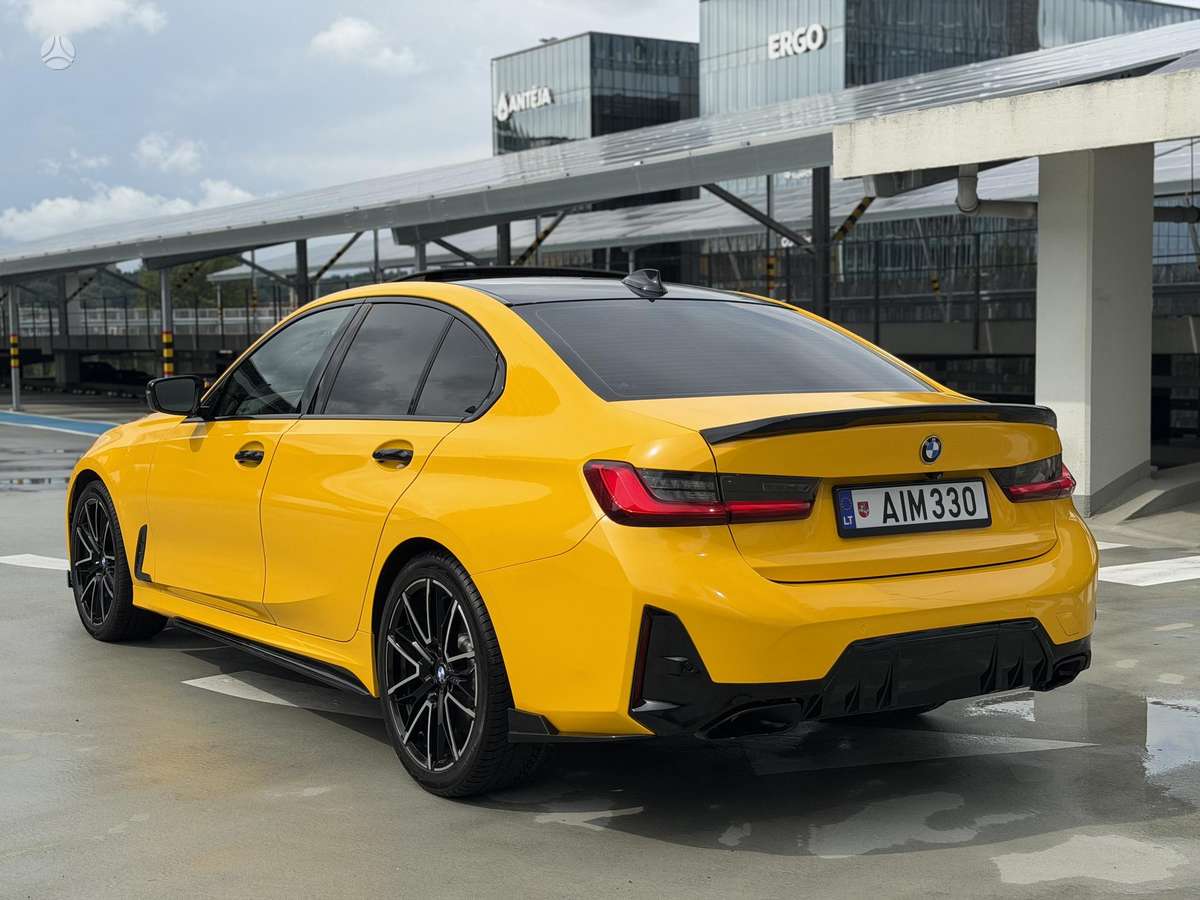 BMW 330, 2.0 l., Седан