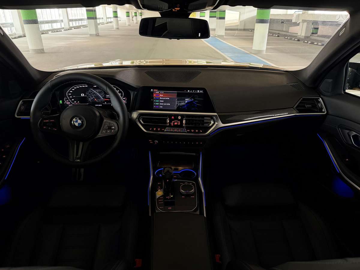 BMW 330, 2.0 l., Седан