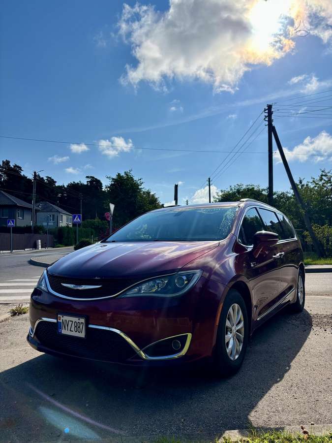 Chrysler Pacifica, Минивэн