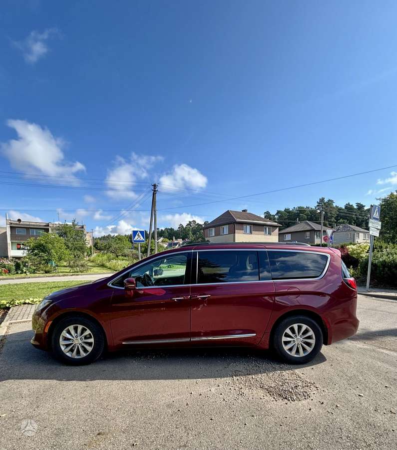 Chrysler Pacifica, Минивэн