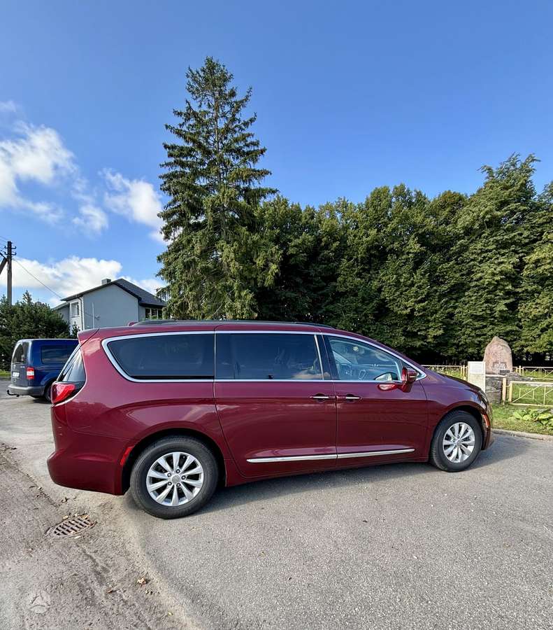 Chrysler Pacifica, Минивэн