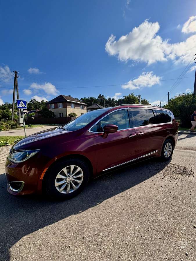 Chrysler Pacifica, Минивэн