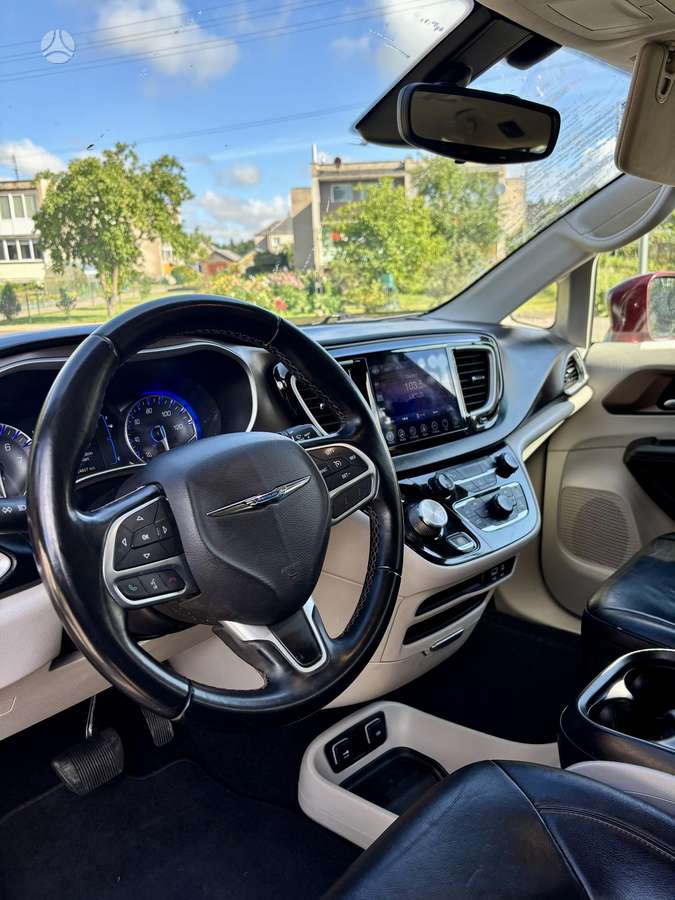 Chrysler Pacifica, Минивэн