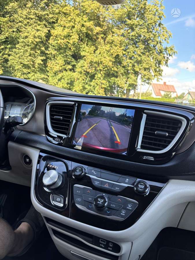 Chrysler Pacifica, Минивэн
