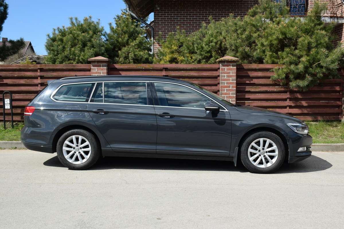 Volkswagen Passat - 4