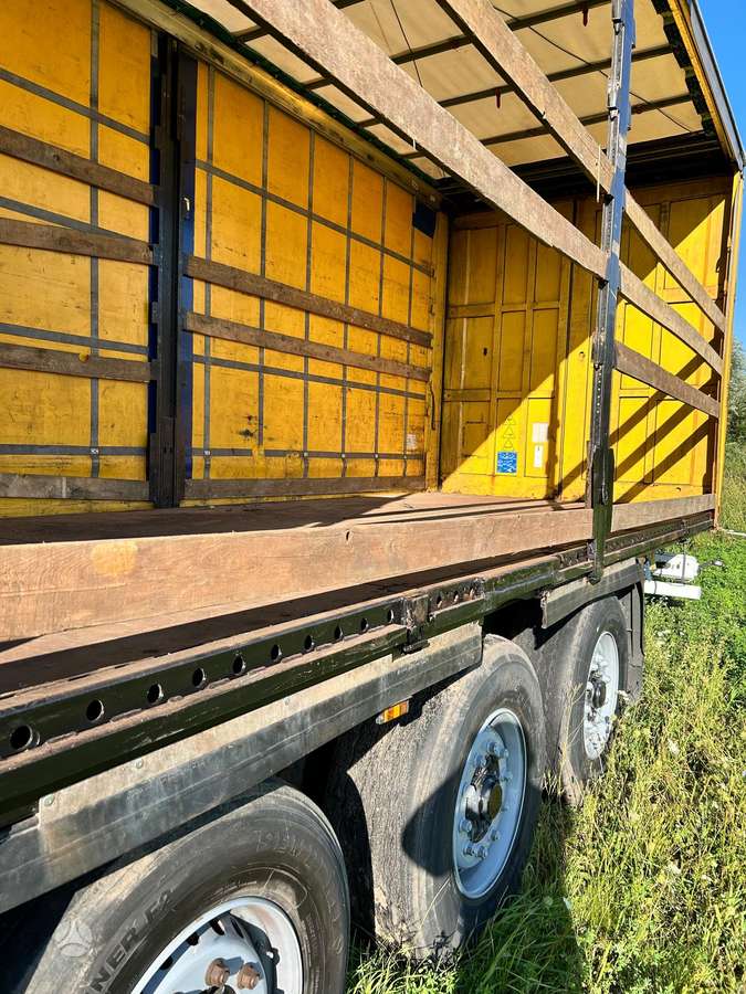 Krone SD, užuolaidinės / tentinės