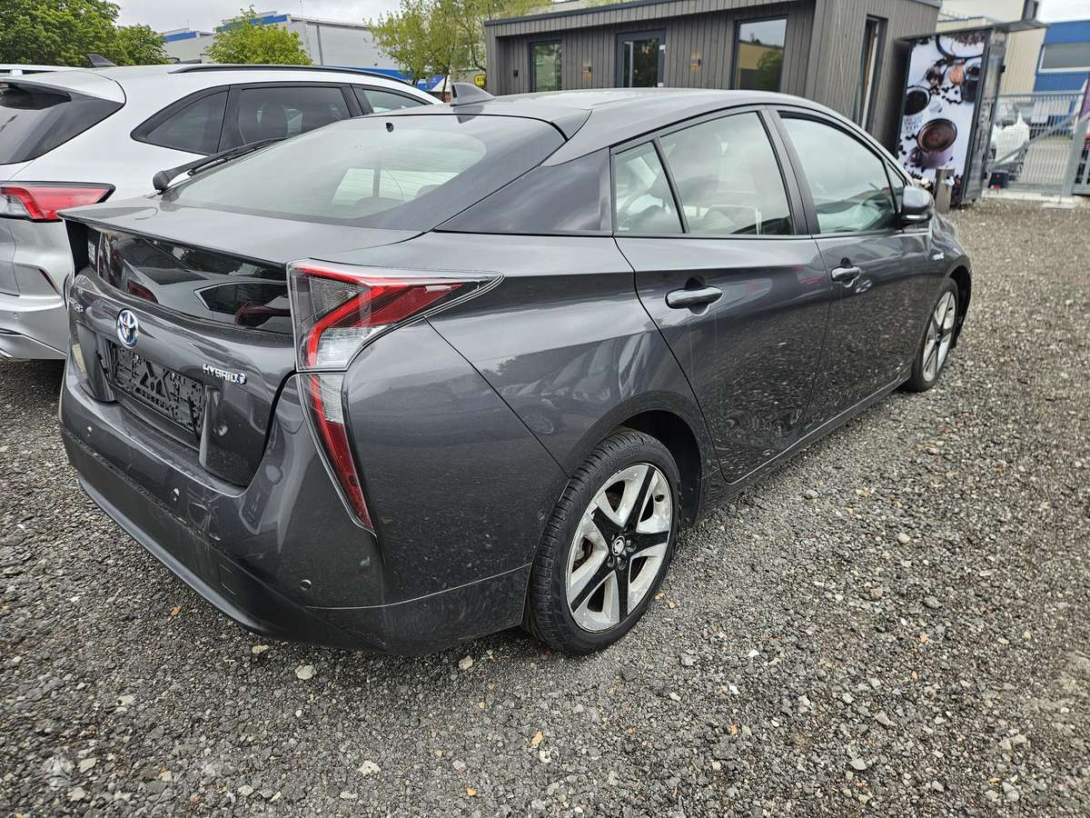 Toyota Prius - 3