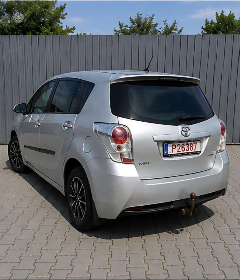 Toyota Verso, 2.0 l., Универсал