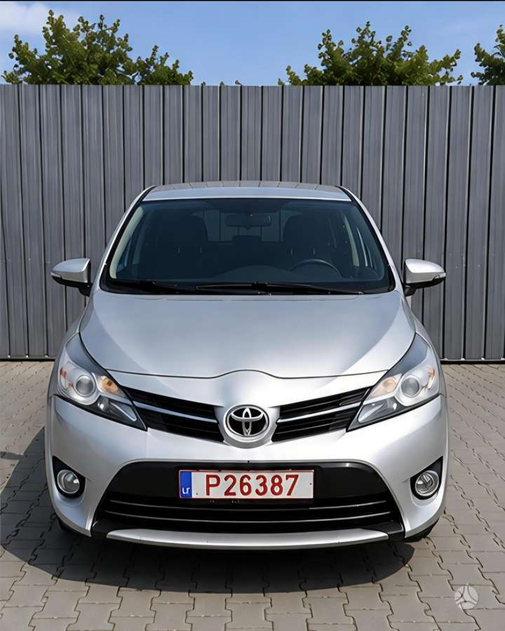 Toyota Verso, 2.0 l., Универсал
