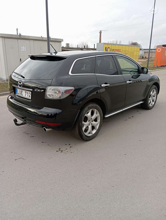 Mazda CX-7, 2.2 l., off-road / crossover