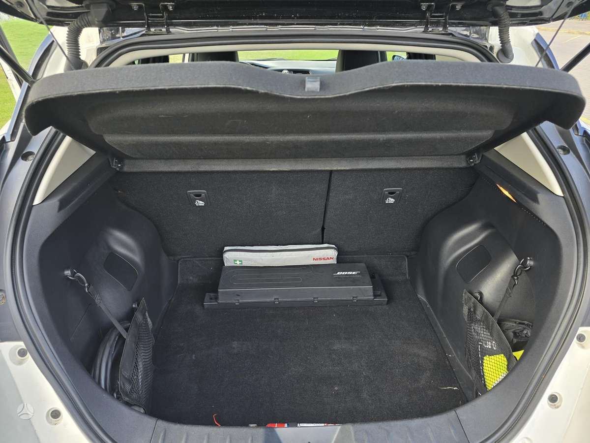 Nissan Leaf, 40 kWh, hatchback