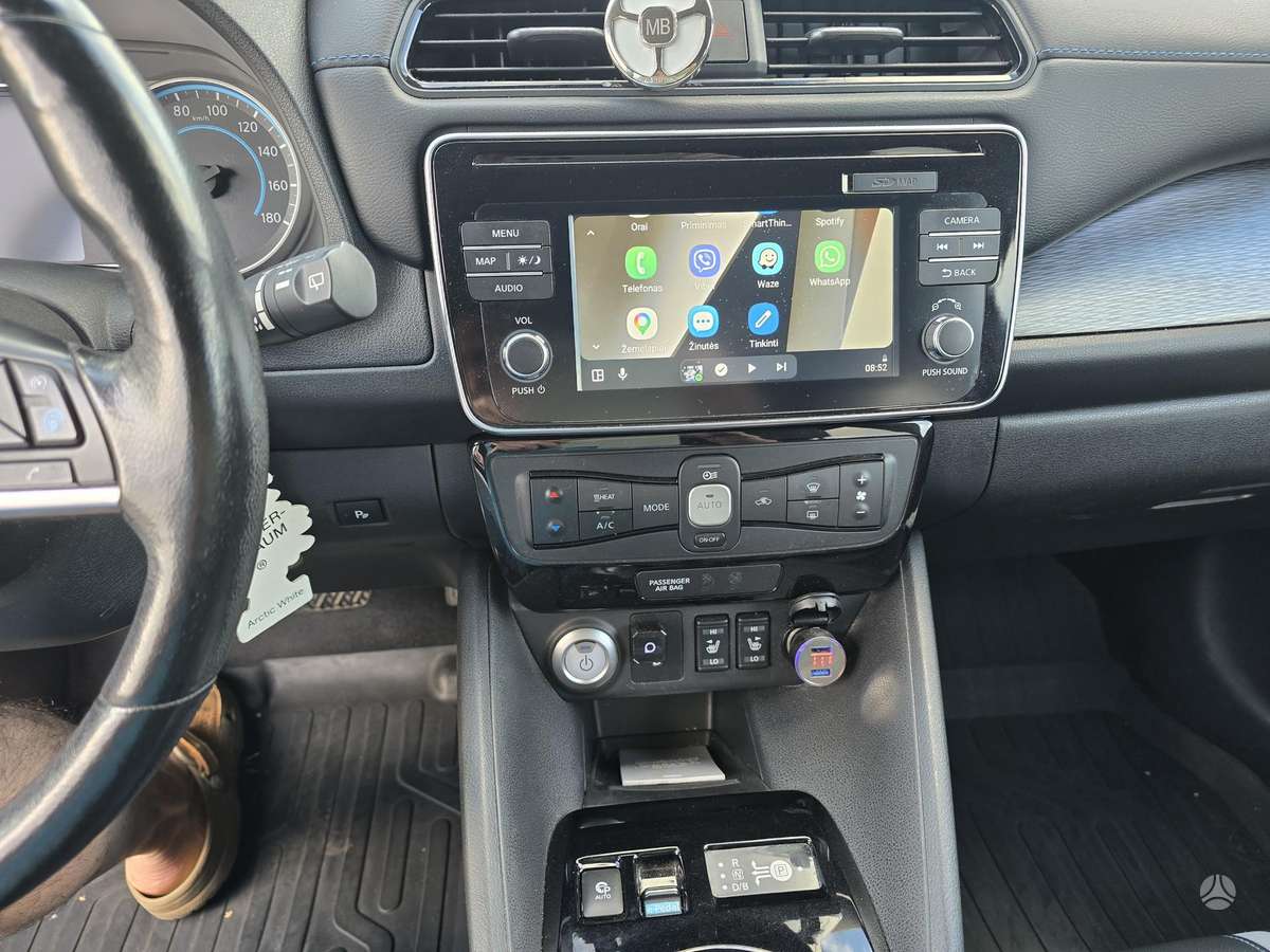 Nissan Leaf, 40 kWh, hatchback