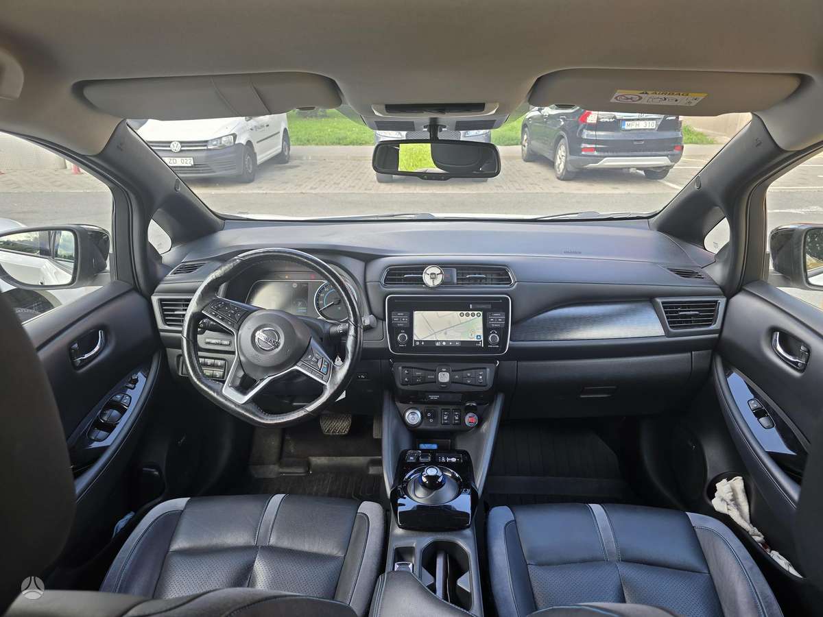 Nissan Leaf, 40 kWh, hatchback