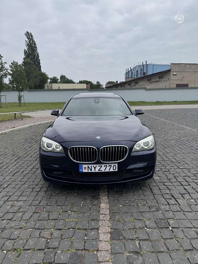 BMW 740, 3.0 l., Седан
