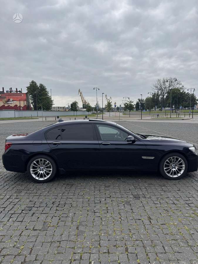 BMW 740, 3.0 l., Седан
