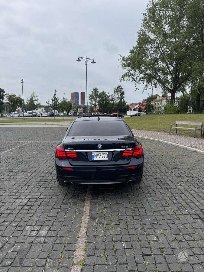 BMW 740, 3.0 l., Седан
