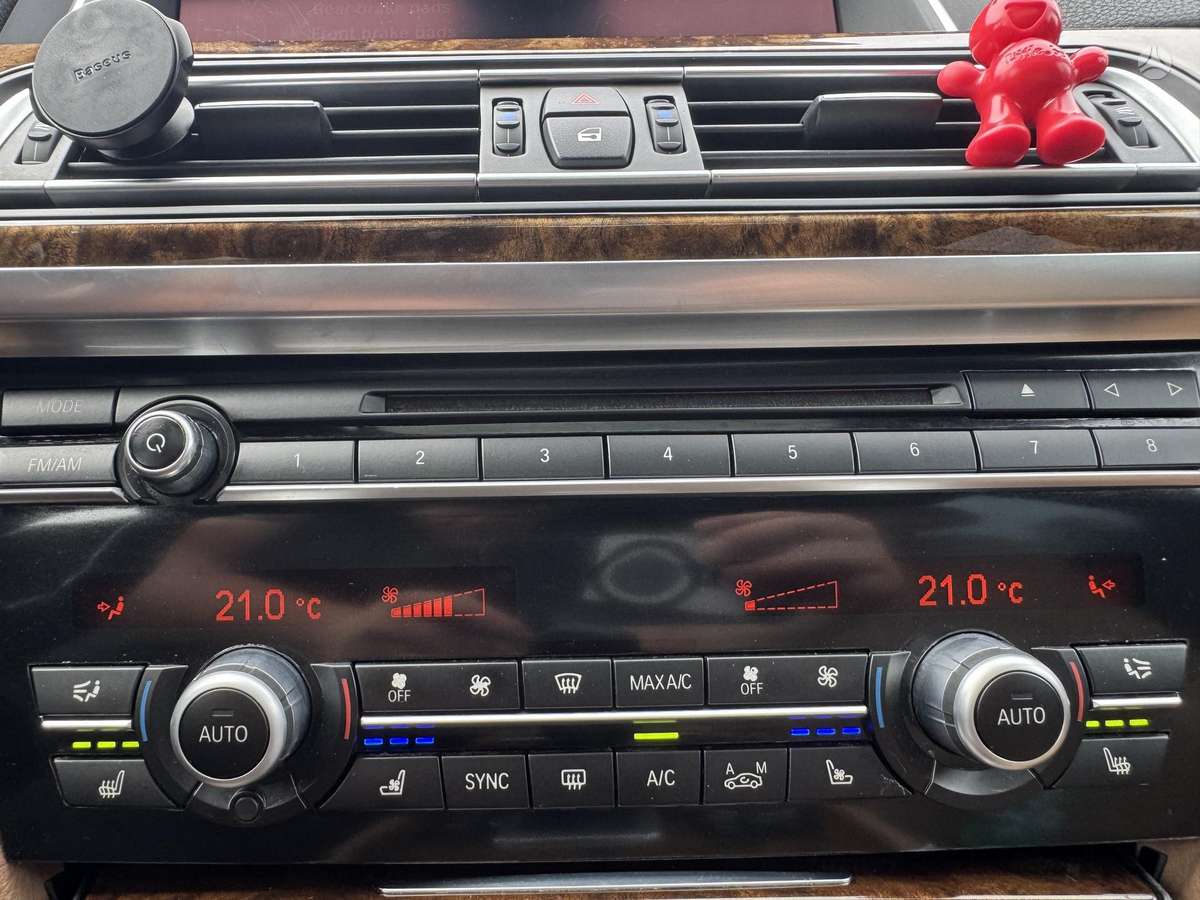 BMW 740, 3.0 l., Седан