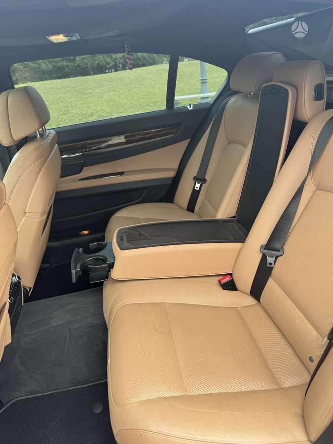 BMW 740, 3.0 l., Седан
