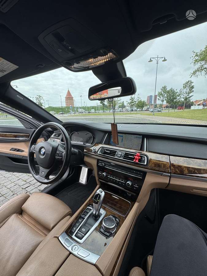 BMW 740, 3.0 l., Седан
