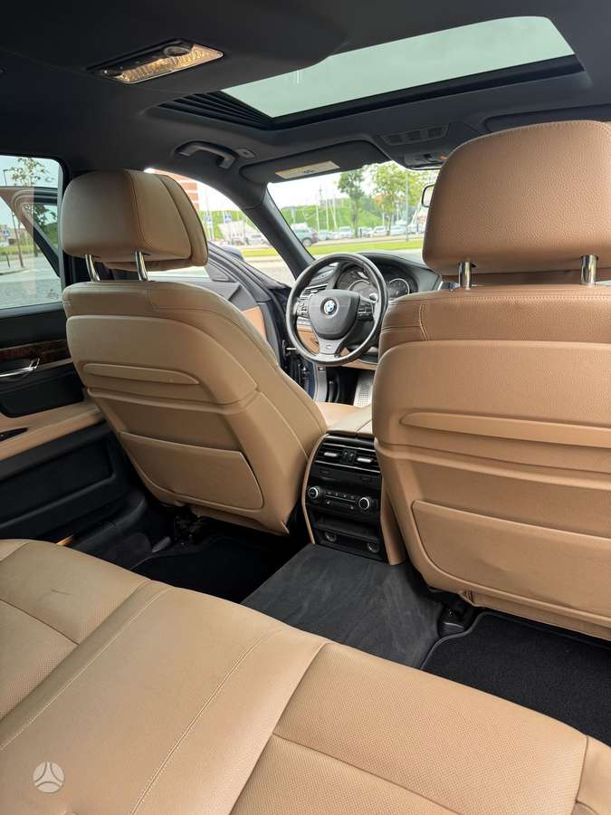 BMW 740, 3.0 l., Седан