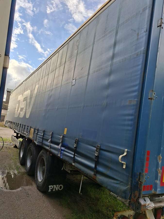 Krone, curtain / tarpaulin