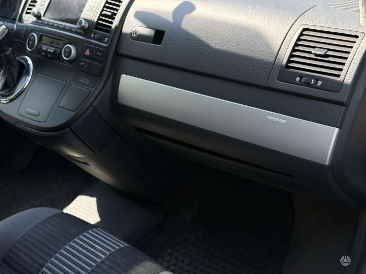 Volkswagen Multivan - 9