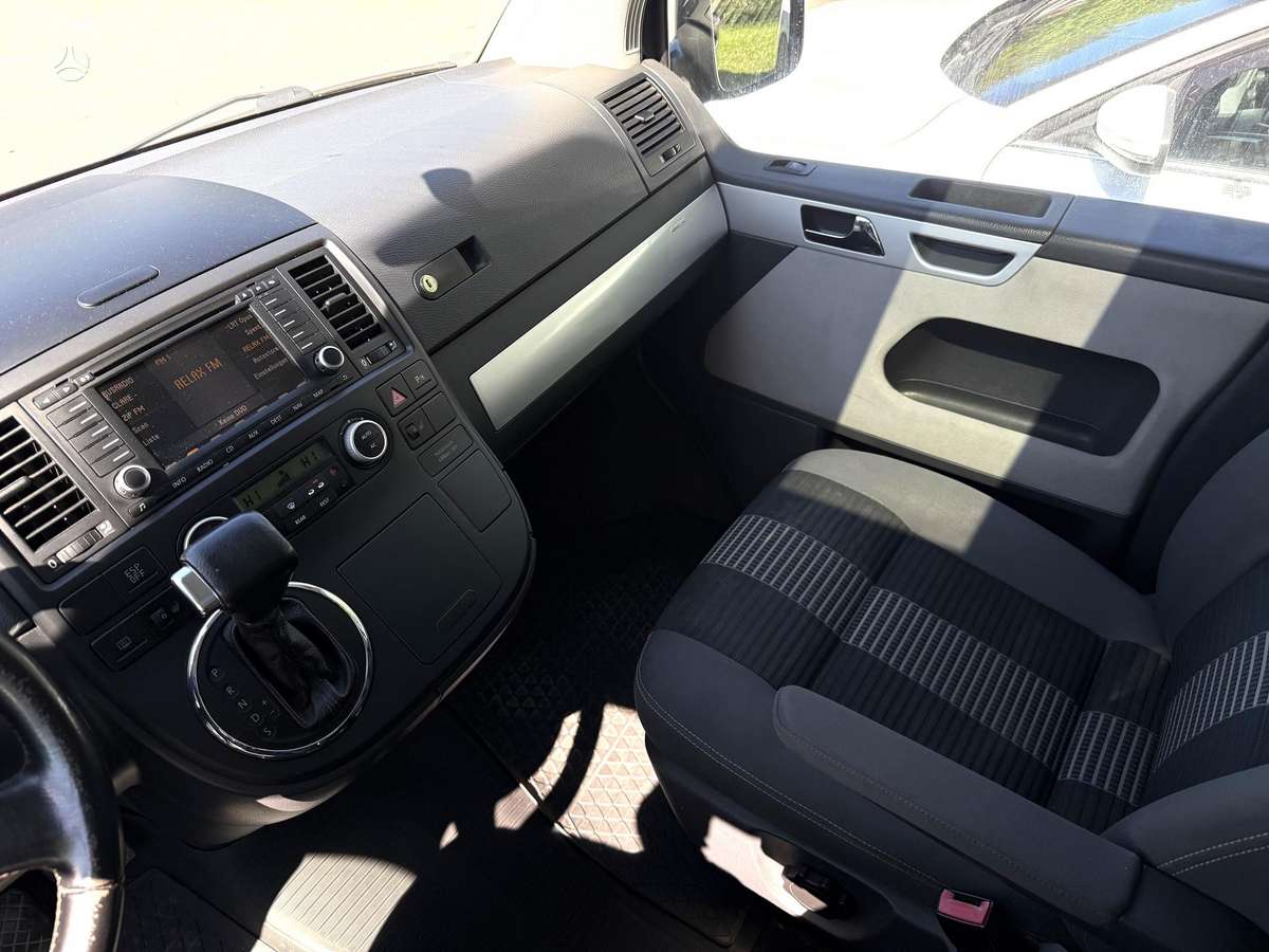 Volkswagen Multivan, 2.5 l., Минивэн