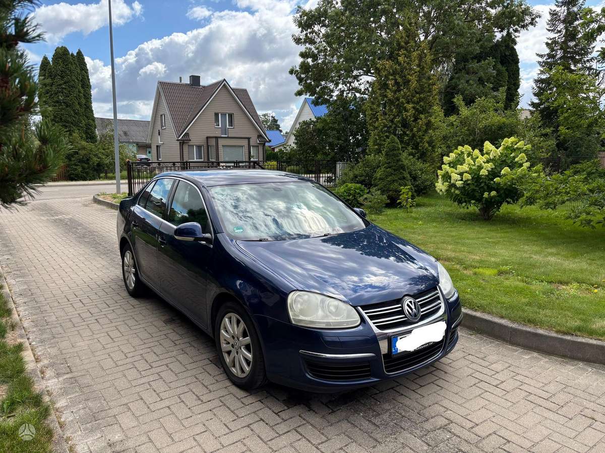 Volkswagen Jetta - 3