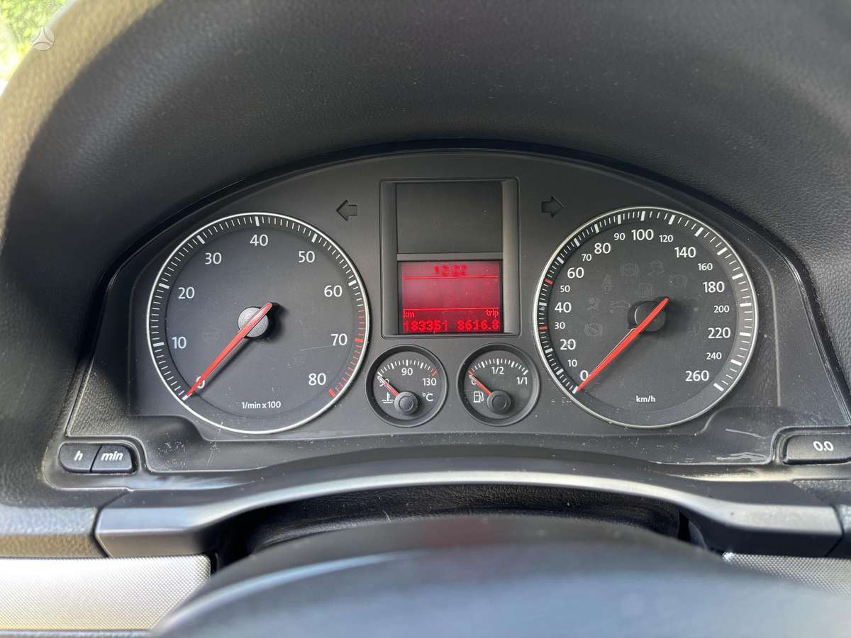 Volkswagen Jetta - 8
