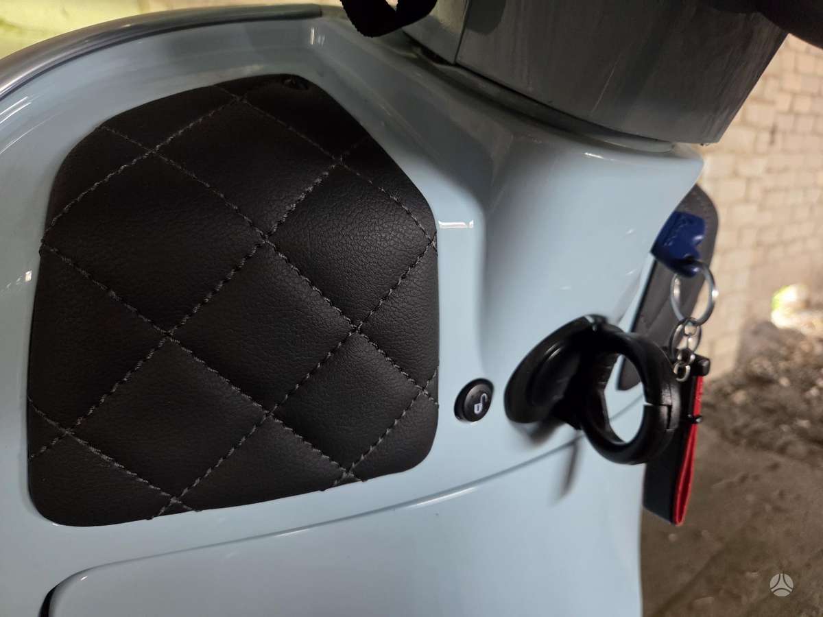 Piaggio Vespa 300cc, мотороллеры / мопеды