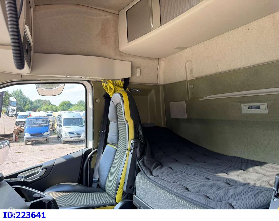 Volvo FH16 550 6X2 Hydraulics, double sleeper