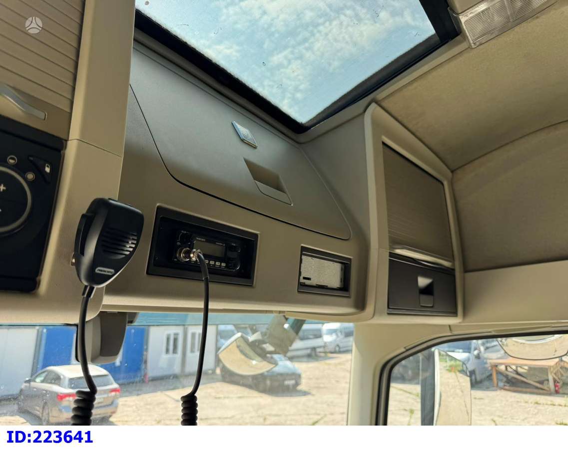 Volvo FH16 550 6X2 Hydraulics, double sleeper