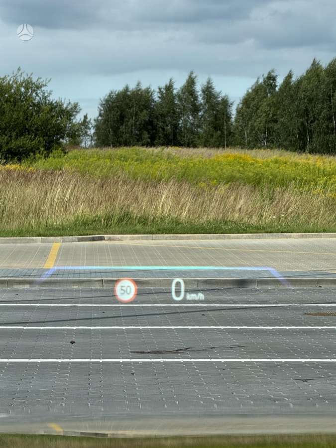BMW i5, sedanas