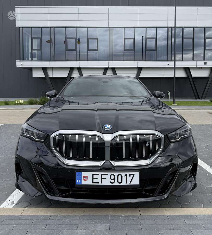 BMW i5, sedanas