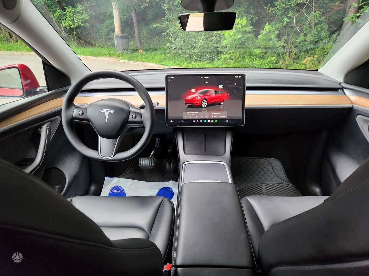 Tesla Model Y, 81 kWh, hatchback
