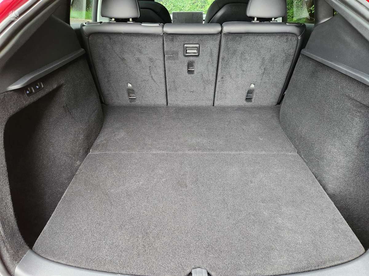 Tesla Model Y, 81 кВт·ч, Хэтчбек