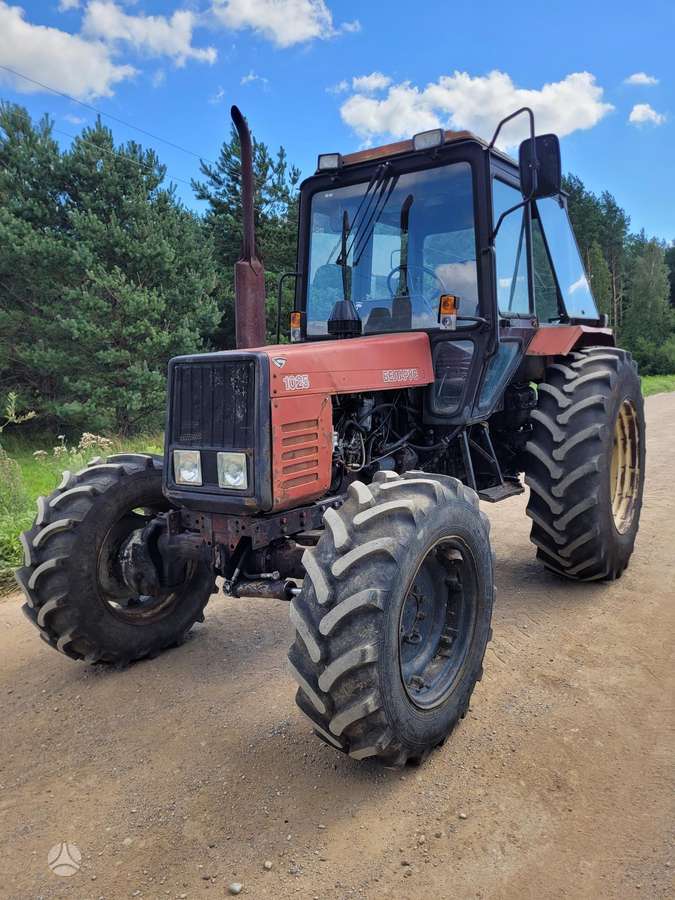 MTZ Belarus-1025, traktoriai
