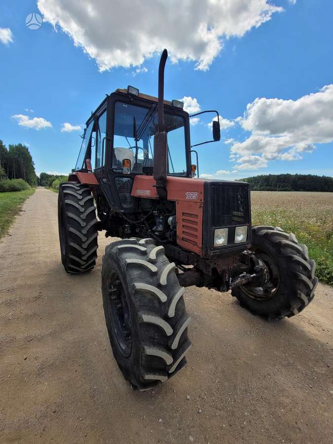 MTZ Belarus-1025, traktoriai