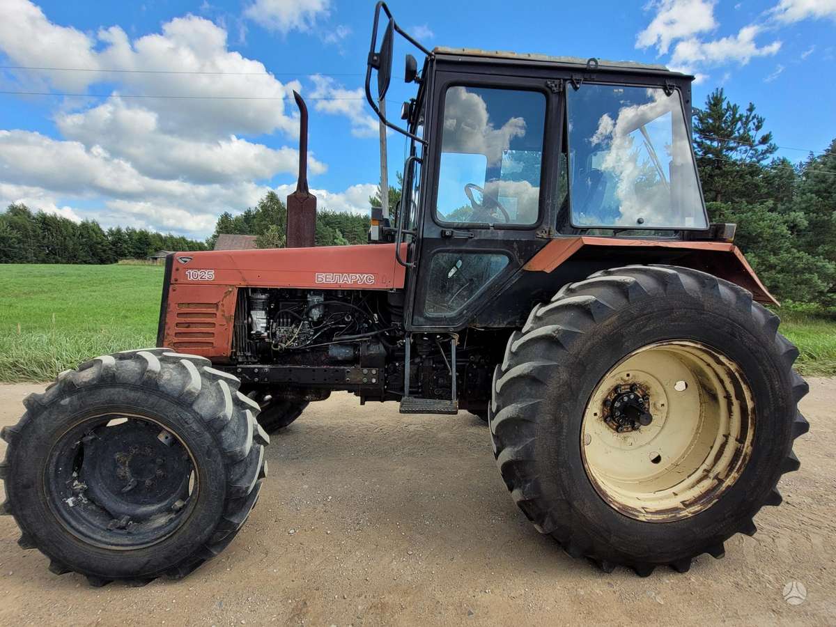 MTZ Belarus-1025, traktoriai