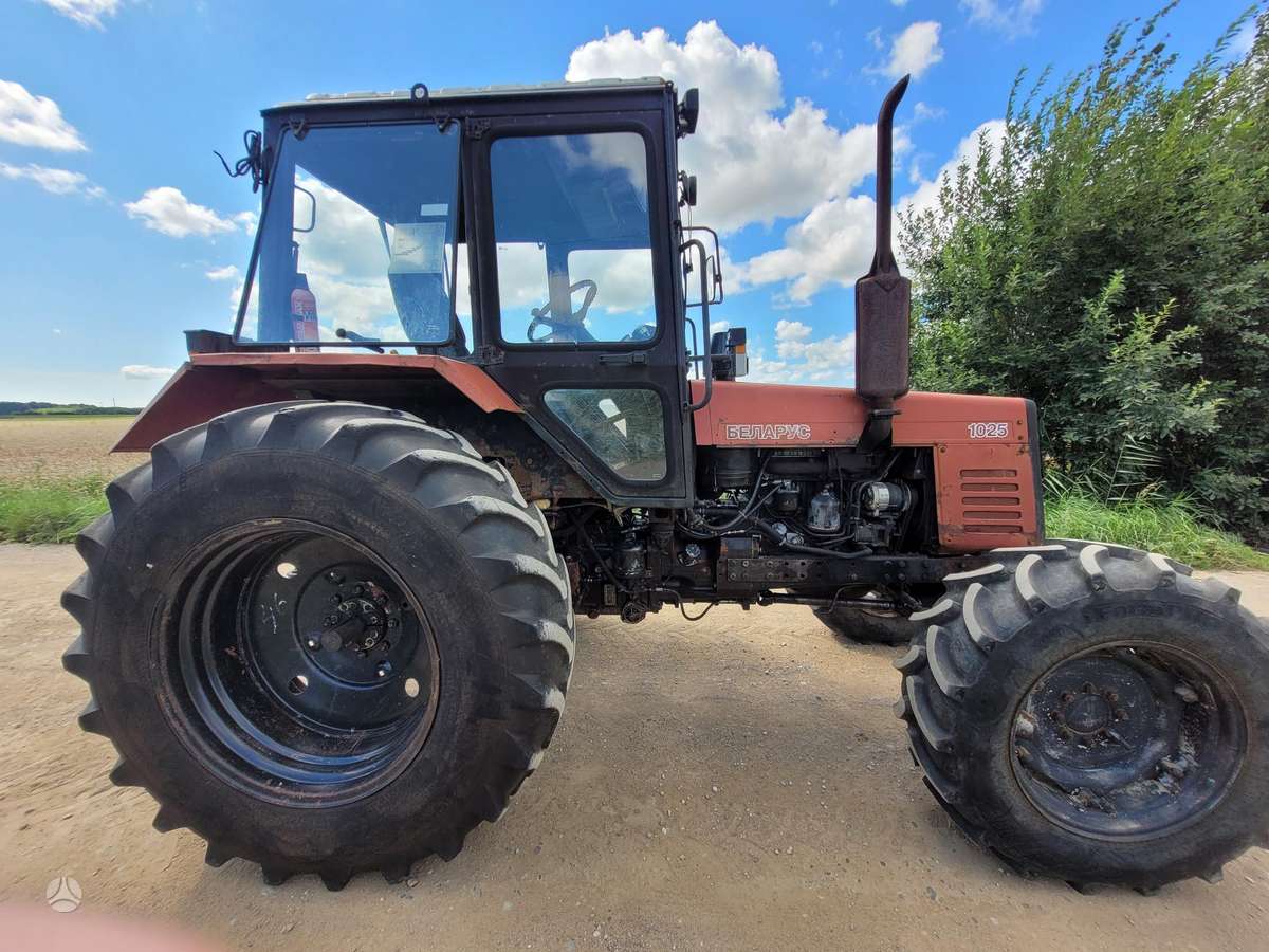 MTZ Belarus-1025, traktoriai