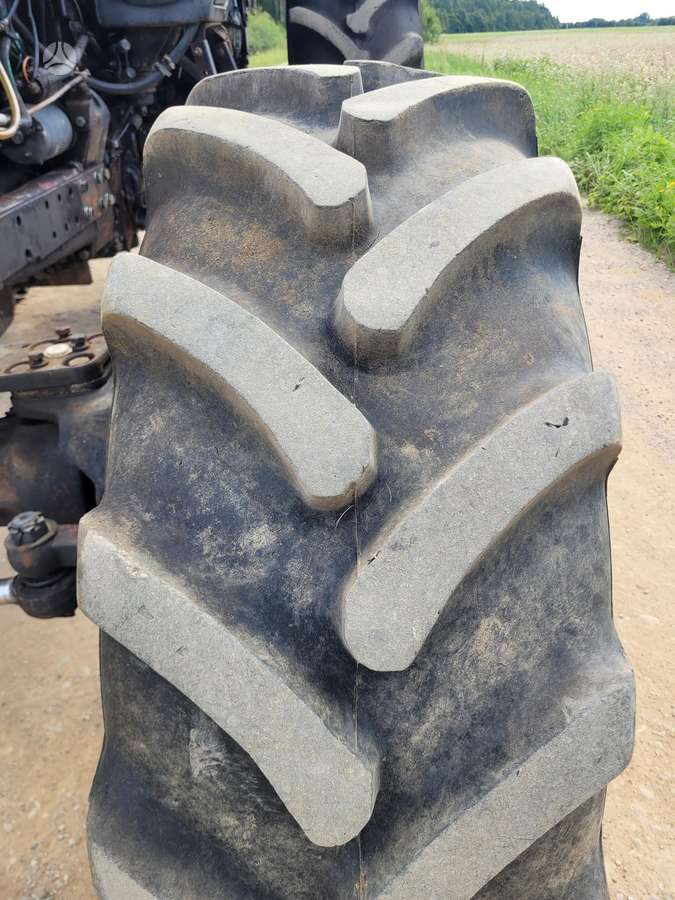 MTZ Belarus-1025, traktoriai