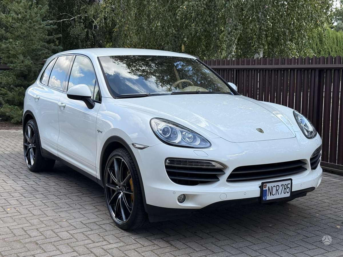 Porsche Cayenne - 1