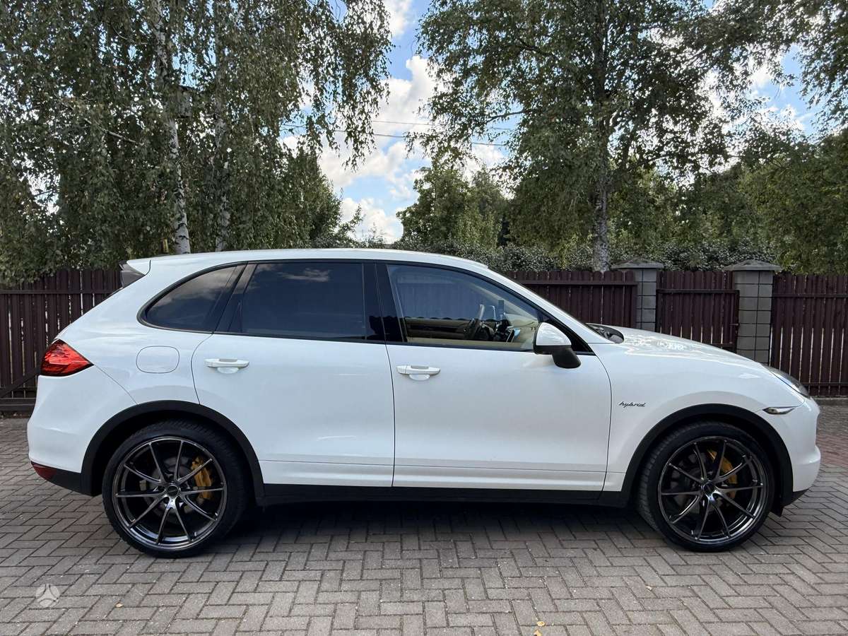 Porsche Cayenne - 2