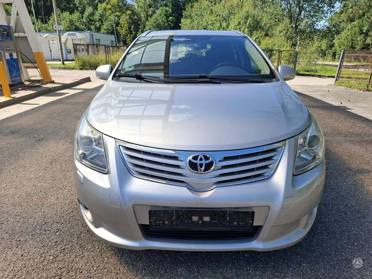 Toyota Avensis - 2