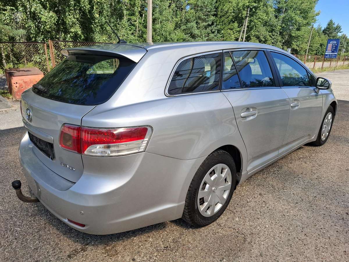 Toyota Avensis - 5