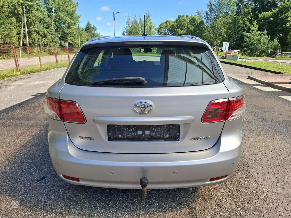 Toyota Avensis - 6