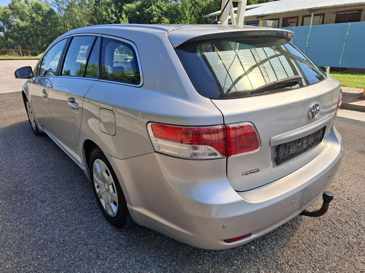 Toyota Avensis - 7