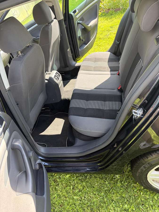Volkswagen Golf - 5