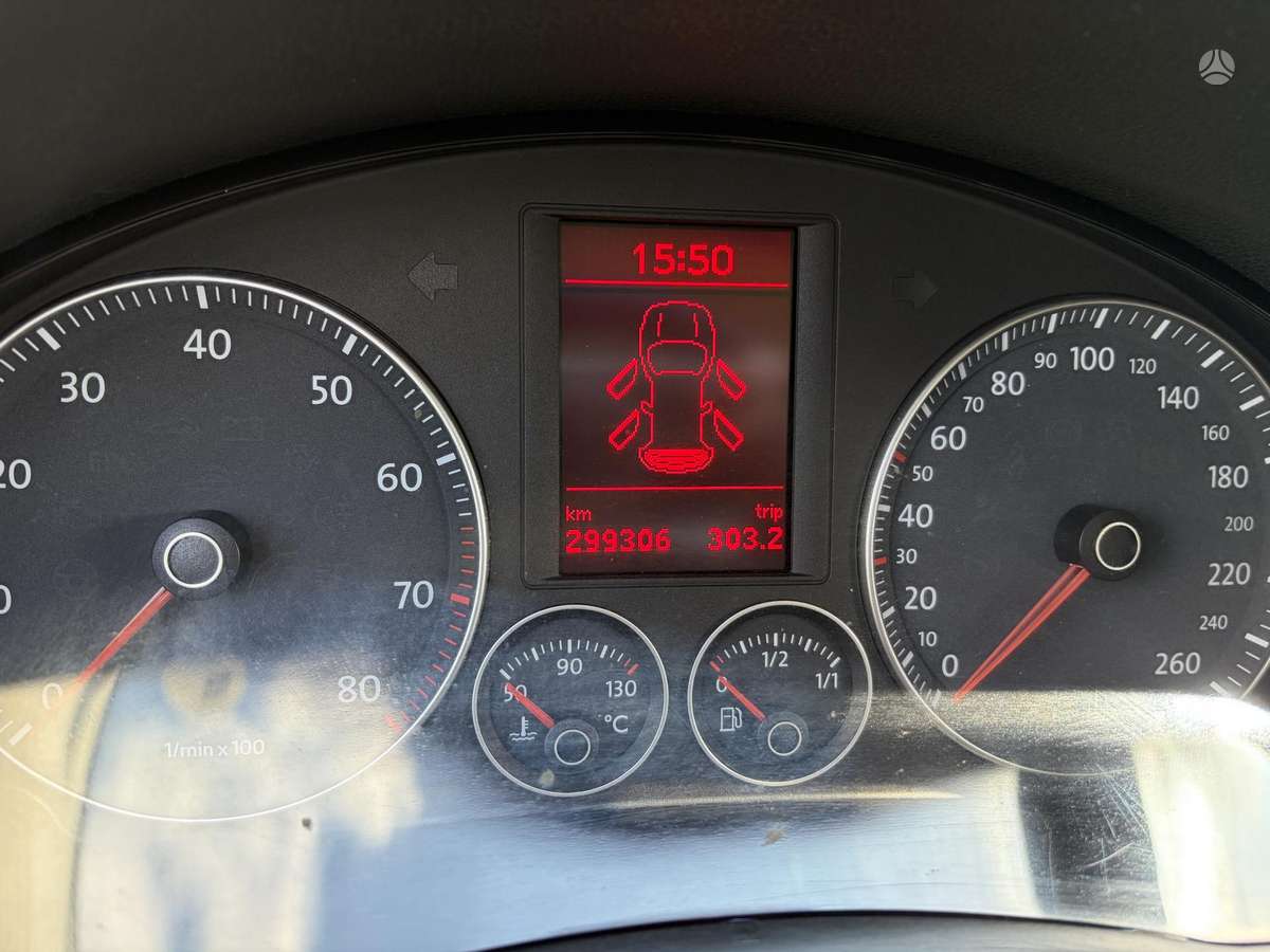 Volkswagen Golf - 6